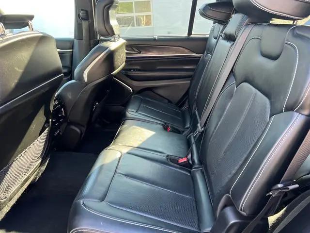 2023 Jeep Grand Cherokee L Overland 4x4