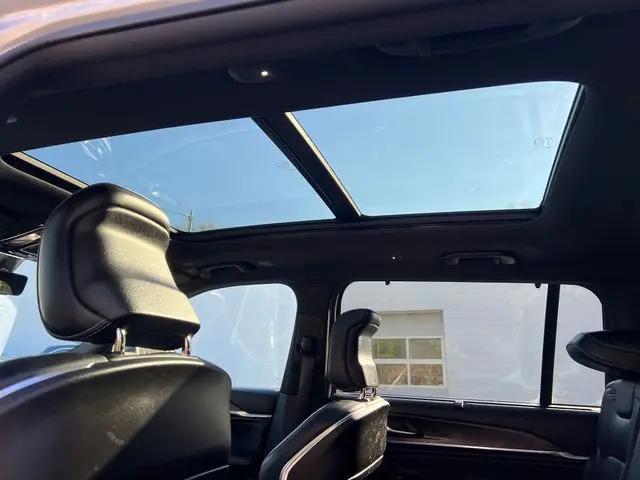2023 Jeep Grand Cherokee L Overland 4x4