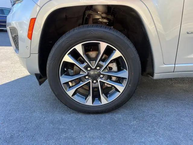 2023 Jeep Grand Cherokee L Overland 4x4