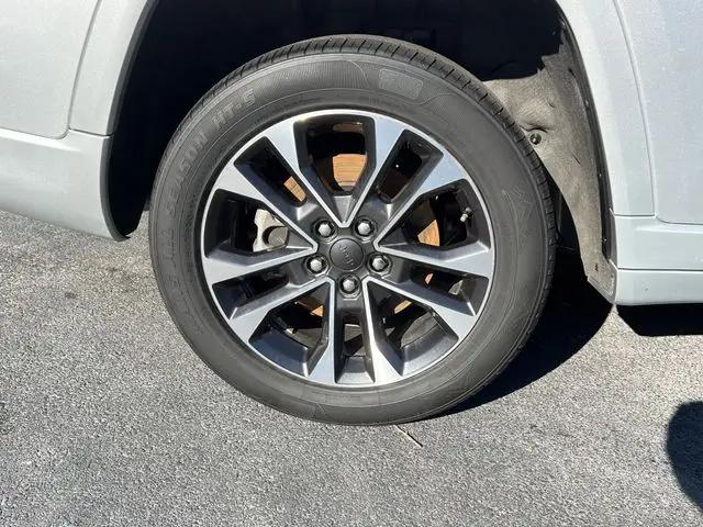 2023 Jeep Grand Cherokee L Overland 4x4