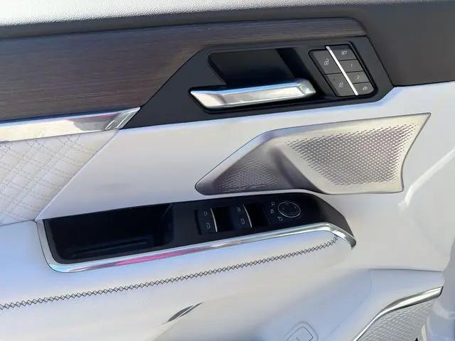 2024 GMC Acadia AWD Denali