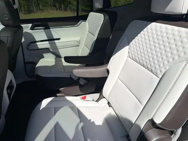 2024 GMC Acadia AWD Denali