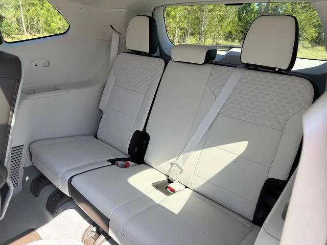 2024 GMC Acadia AWD Denali