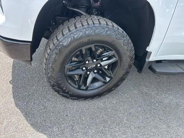 2026 Chevrolet Silverado 1500 4WD Crew Cab Short Bed Custom Trail Boss