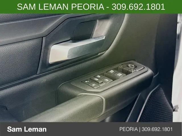 2026 Ram 1500 Express Crew Cab 4x4 57 Box