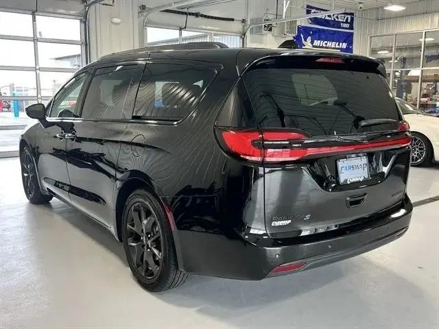 2025 Chrysler Pacifica Limited