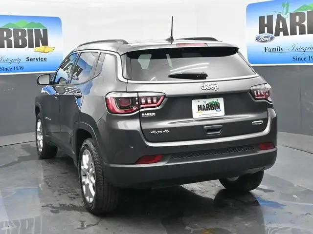 2023 Jeep Compass Latitude Lux FWD