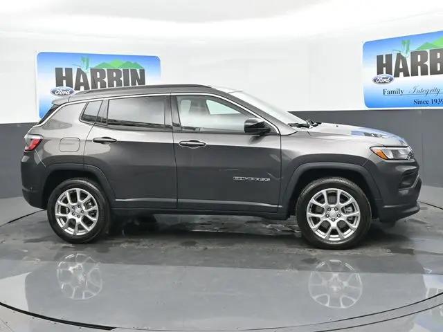 2023 Jeep Compass Latitude Lux FWD