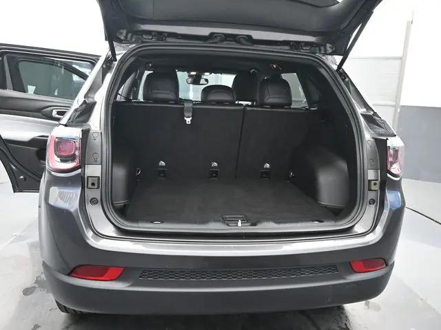 2023 Jeep Compass Latitude Lux FWD