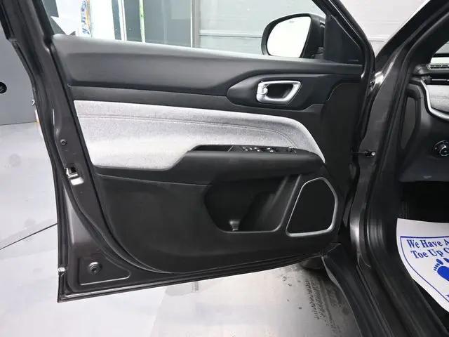 2023 Jeep Compass Latitude Lux FWD