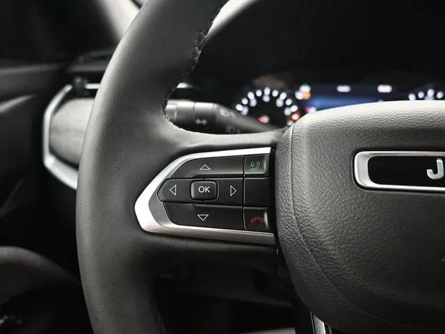 2023 Jeep Compass Latitude Lux FWD