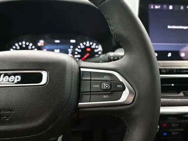 2023 Jeep Compass Latitude Lux FWD