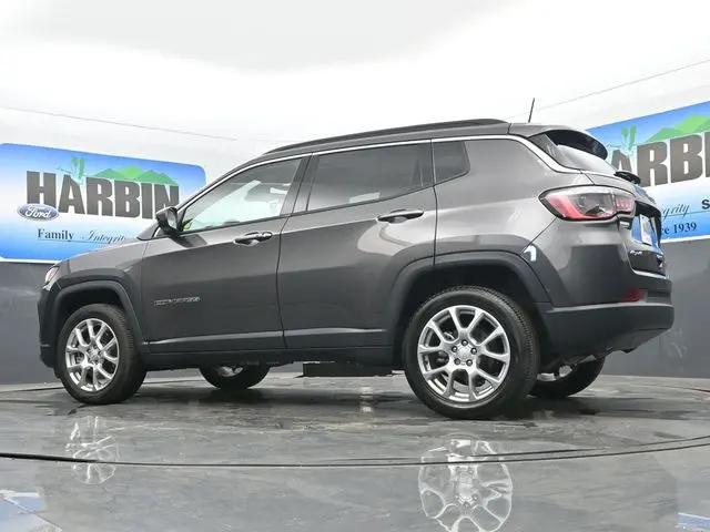 2023 Jeep Compass Latitude Lux FWD