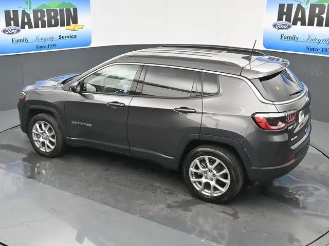 2023 Jeep Compass Latitude Lux FWD