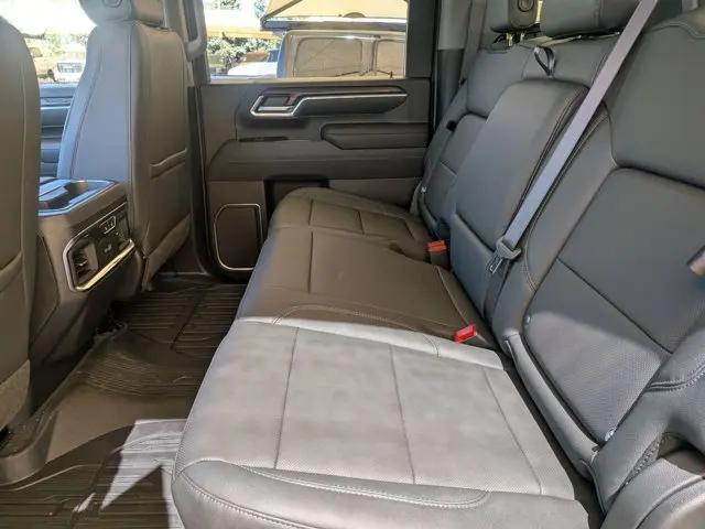 2026 GMC Sierra 2500HD Crew Cab, Standard Bed, SLT, 4WD