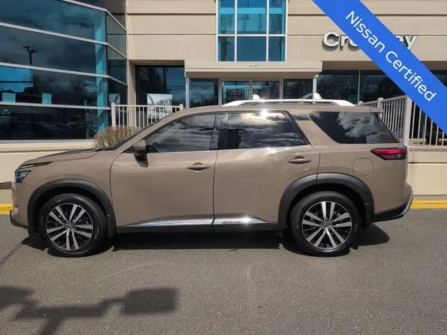 2023 Nissan Pathfinder Platinum 4WD