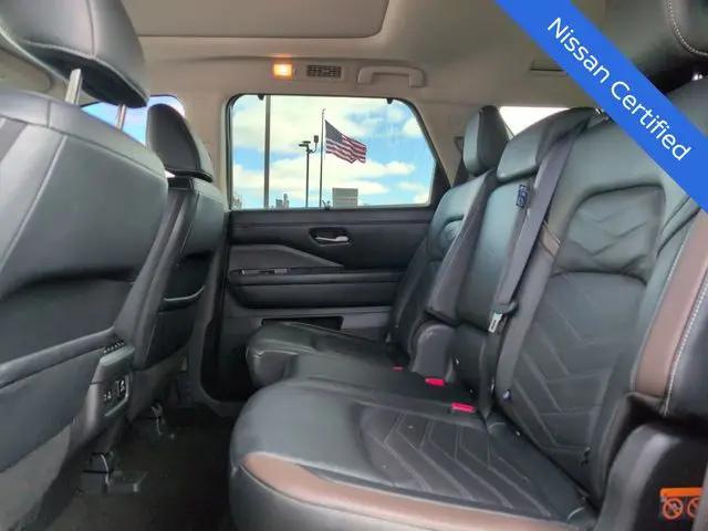 2023 Nissan Pathfinder Platinum 4WD