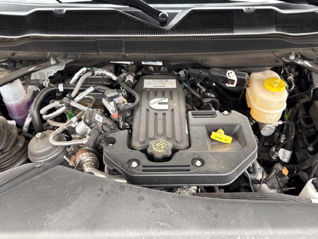 2026 Ram 3500 Laramie Crew Cab 4x4 8 Box