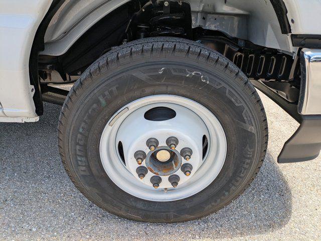 2026 Ford E-450 Cutaway Base