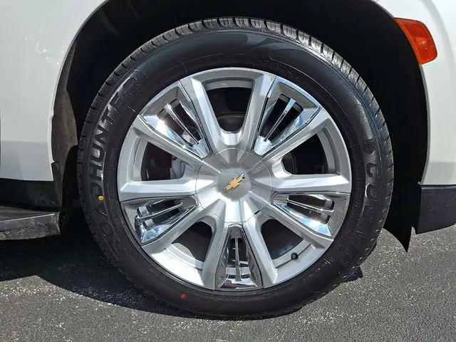 2022 Chevrolet Suburban 4WD High Country