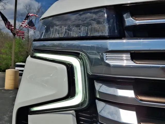 2022 Chevrolet Suburban 4WD High Country