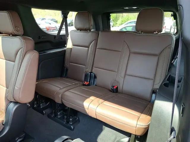 2022 Chevrolet Suburban 4WD High Country