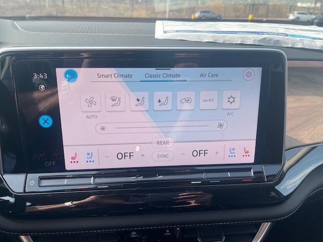 2026 Volkswagen Atlas SE with Technology