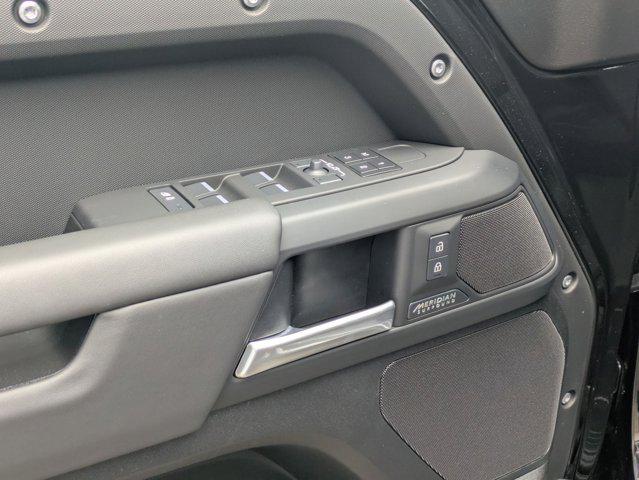 2026 Land Rover Defender P400 X-Dynamic SE