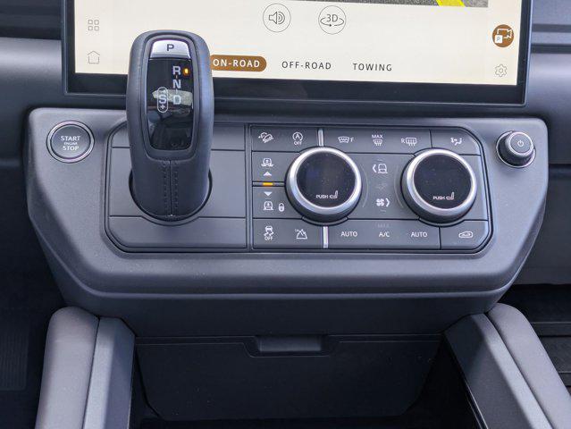 2026 Land Rover Defender P400 X-Dynamic SE