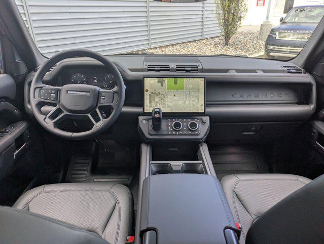2026 Land Rover Defender P400 X-Dynamic SE
