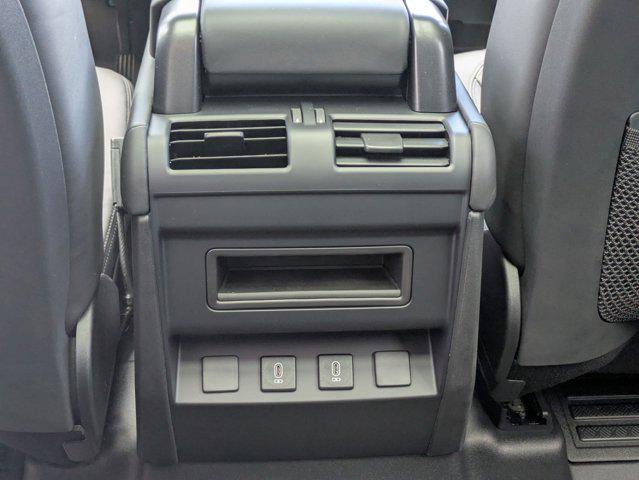 2026 Land Rover Defender P400 X-Dynamic SE
