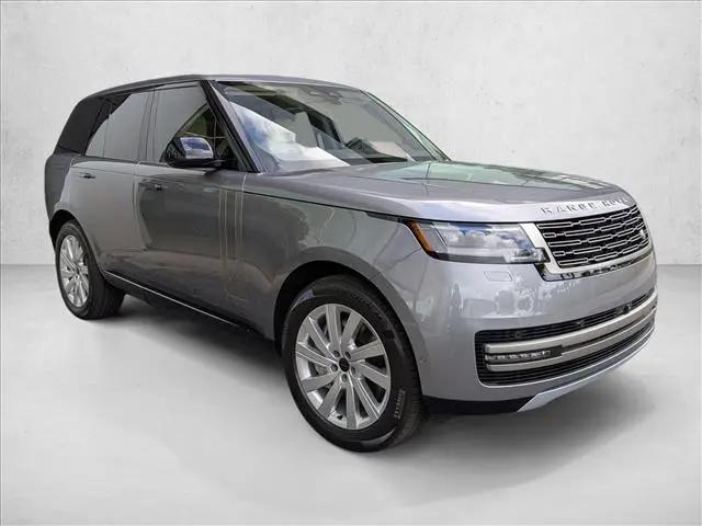 2026 Land Rover Range Rover P550e SE