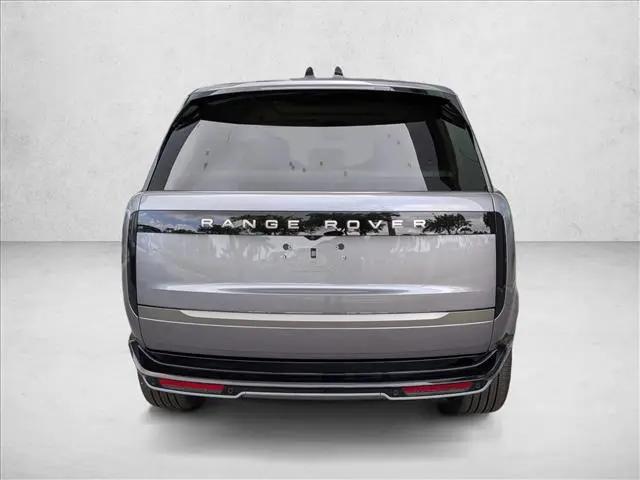 2026 Land Rover Range Rover P550e SE