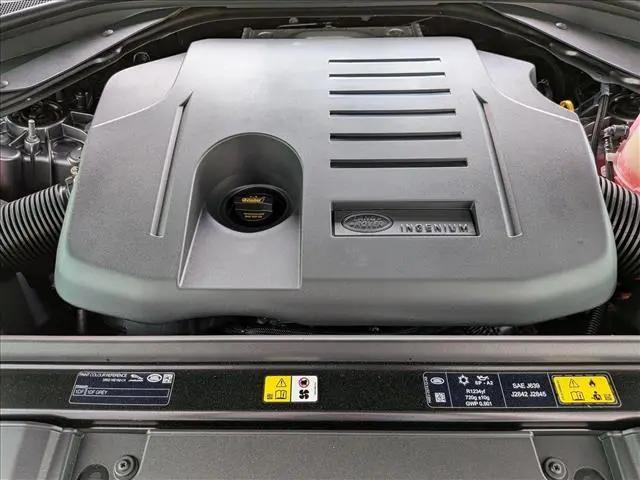 2026 Land Rover Range Rover P550e SE