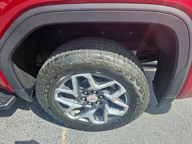 2024 GMC Sierra 1500 4WD Crew Cab Short Box SLT