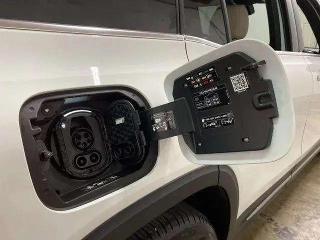 2023 Mercedes-Benz EQB 300 4MATIC