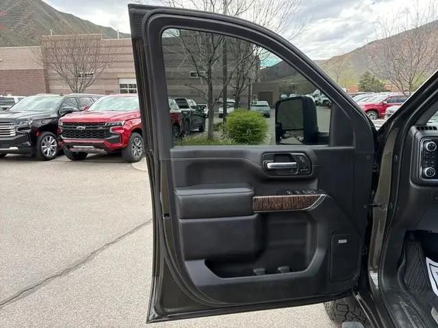 2023 GMC Sierra 2500HD 4WD Crew Cab Standard Bed Denali