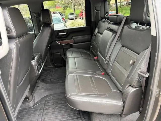 2023 GMC Sierra 2500HD 4WD Crew Cab Standard Bed Denali