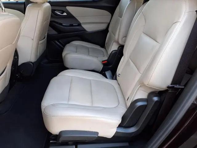 2023 Chevrolet Traverse FWD LT Leather