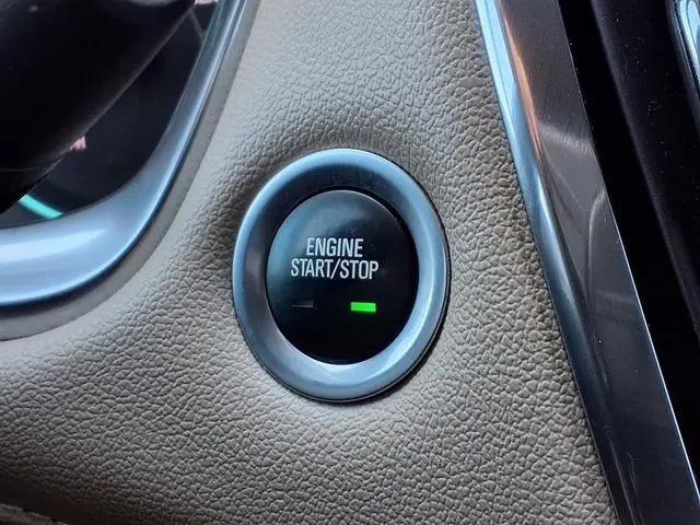 2023 Chevrolet Traverse FWD LT Leather