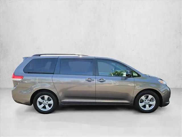 2013 Toyota Sienna LE V6 8 Passenger