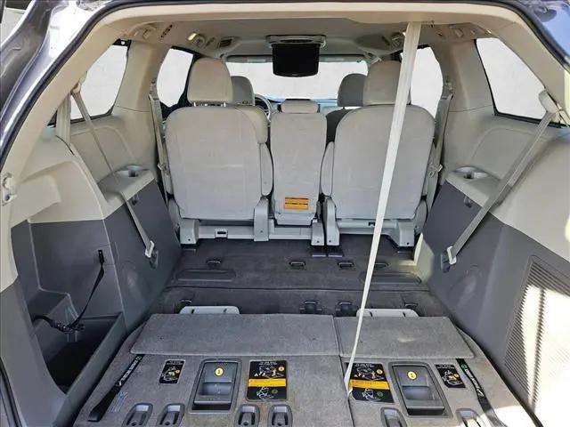 2013 Toyota Sienna LE V6 8 Passenger