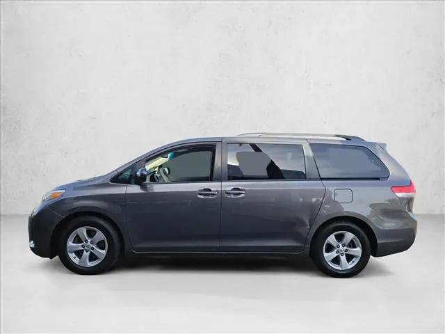 2013 Toyota Sienna LE V6 8 Passenger
