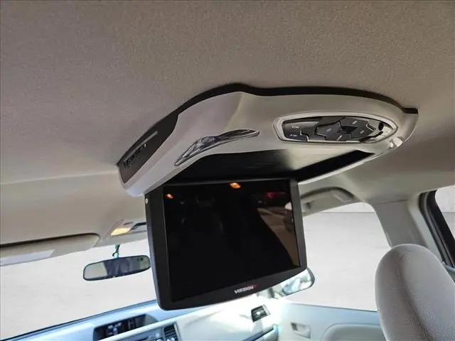 2013 Toyota Sienna LE V6 8 Passenger