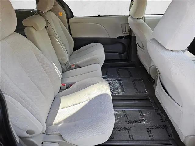 2013 Toyota Sienna LE V6 8 Passenger