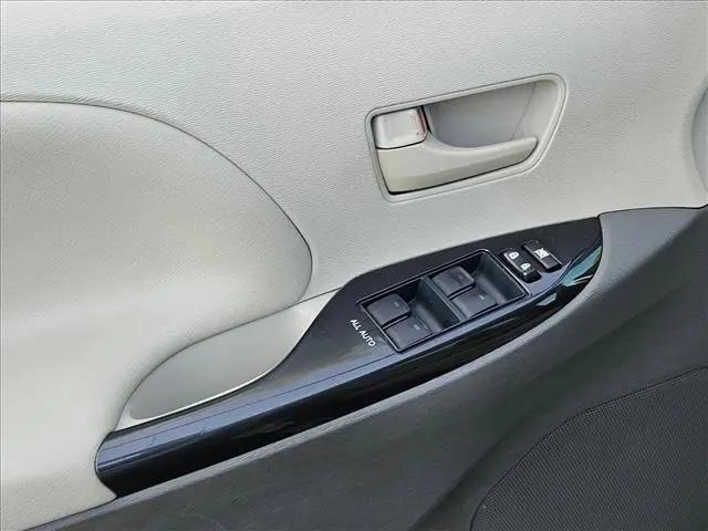 2013 Toyota Sienna LE V6 8 Passenger