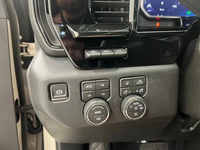 2026 Chevrolet Silverado 2500HD Crew Cab, Standard Bed, XR2, 4WD