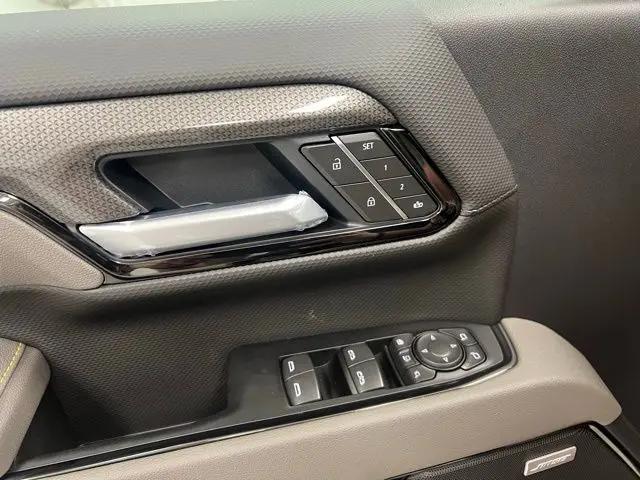 2026 Chevrolet Silverado 2500HD Crew Cab, Standard Bed, XR2, 4WD