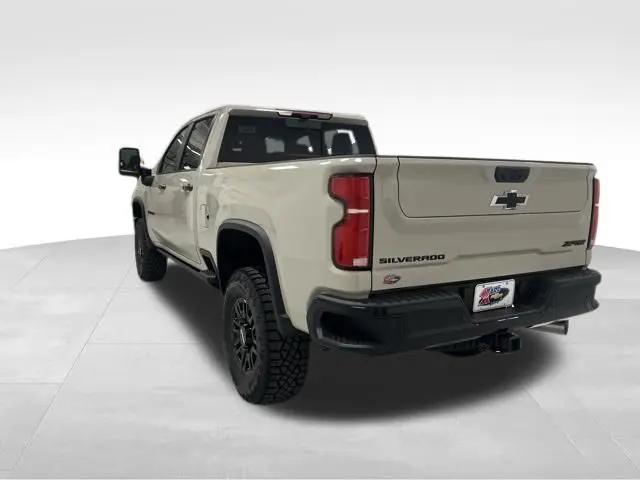 2026 Chevrolet Silverado 2500HD Crew Cab, Standard Bed, XR2, 4WD