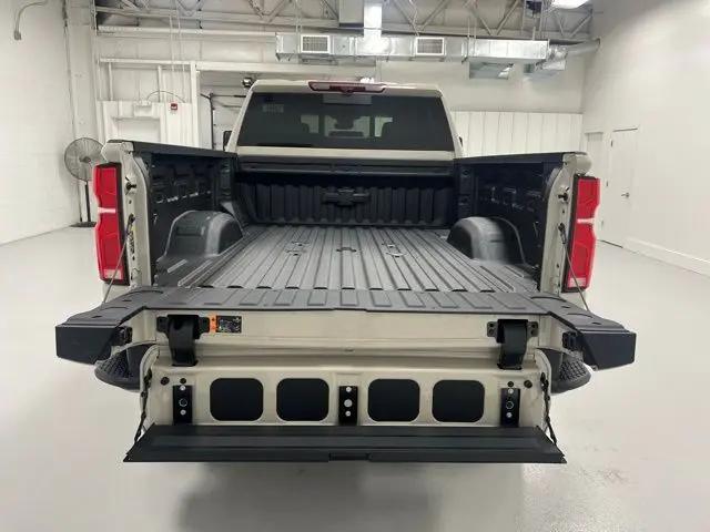 2026 Chevrolet Silverado 2500HD Crew Cab, Standard Bed, XR2, 4WD